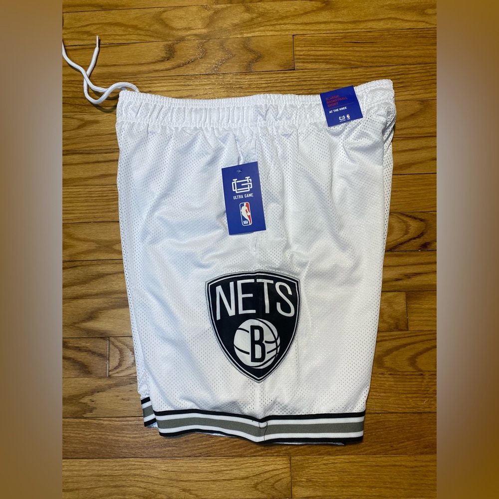 Ultra Game White NBA NETS Basketball Shorts At The Knee Men’s Sz XL New!